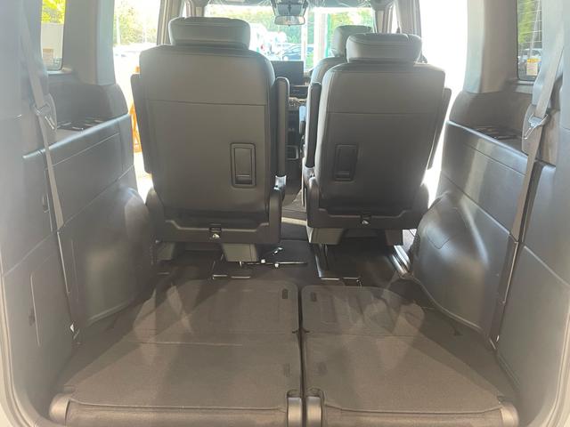 ステップワゴン eHEVスパーダプレミアムラインブラックエディション 純正11.4インチナビ装着 純正ETC装着 マルチビューカメラシステム パワーテールゲート(メモリー機能付 トリプルゾーンコントロールフルオートエアコンディショナー(16枚目)