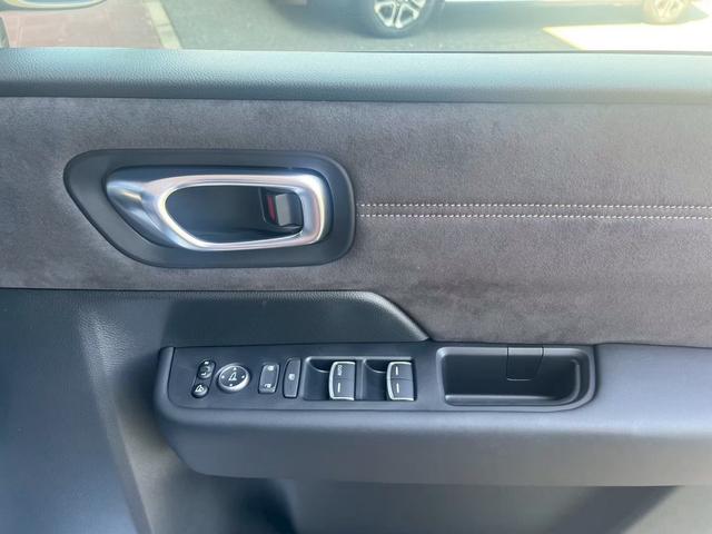 ステップワゴン eHEVスパーダプレミアムラインブラックエディション 純正11.4インチナビ装着 純正ETC装着 マルチビューカメラシステム パワーテールゲート(メモリー機能付 トリプルゾーンコントロールフルオートエアコンディショナー(28枚目)