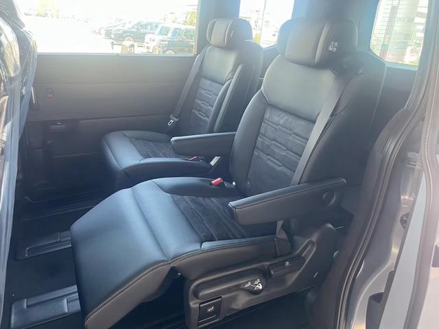 ステップワゴン eHEVスパーダプレミアムラインブラックエディション 純正11.4インチナビ装着 純正ETC装着 マルチビューカメラシステム パワーテールゲート(メモリー機能付 トリプルゾーンコントロールフルオートエアコンディショナー(32枚目)