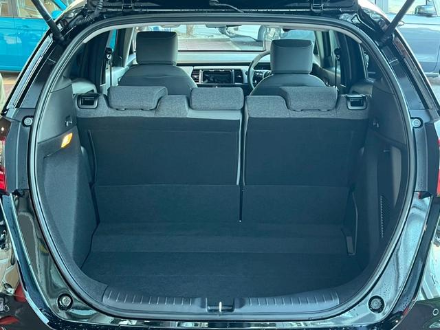 フィット e:HEV RS LEDヘッドライト Honda CONNECT for Gathers ナビ装着用スペシャルパッケージ(13枚目)