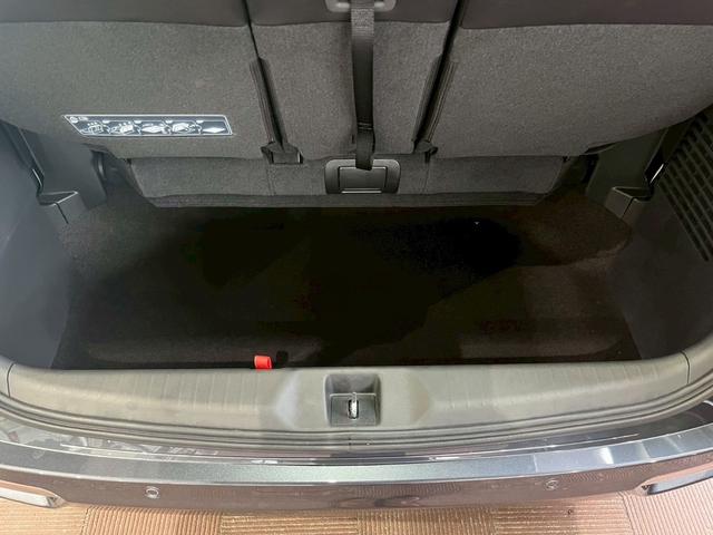 オデッセイハイブリッド ｅ：ＨＥＶアブソルート・ＥＸ　新車未登録　本革シート　１８インチアルミホイール　センターコンソールボックスワイヤレスチャージャートリプルゾーンコントロールフルオートエアコンディショナー（18枚目）