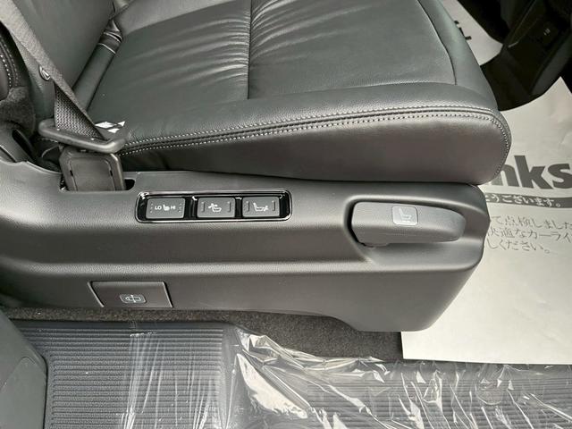 オデッセイハイブリッド ｅ：ＨＥＶアブソルート・ＥＸ　新車未登録　本革シート　１８インチアルミホイール　センターコンソールボックスワイヤレスチャージャートリプルゾーンコントロールフルオートエアコンディショナー（20枚目）