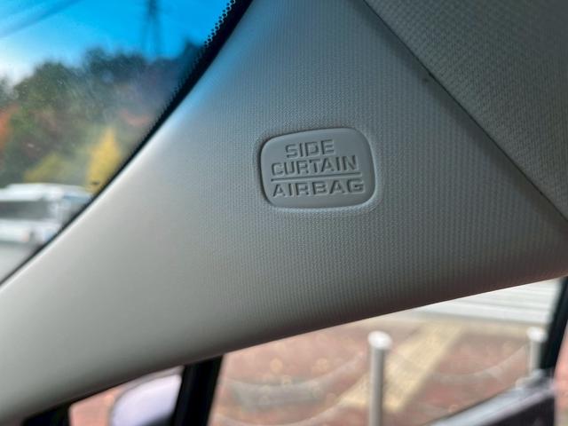 オデッセイハイブリッド ｅ：ＨＥＶアブソルート・ＥＸ　新車未登録　本革シート　１８インチアルミホイール　センターコンソールボックスワイヤレスチャージャートリプルゾーンコントロールフルオートエアコンディショナー（26枚目）