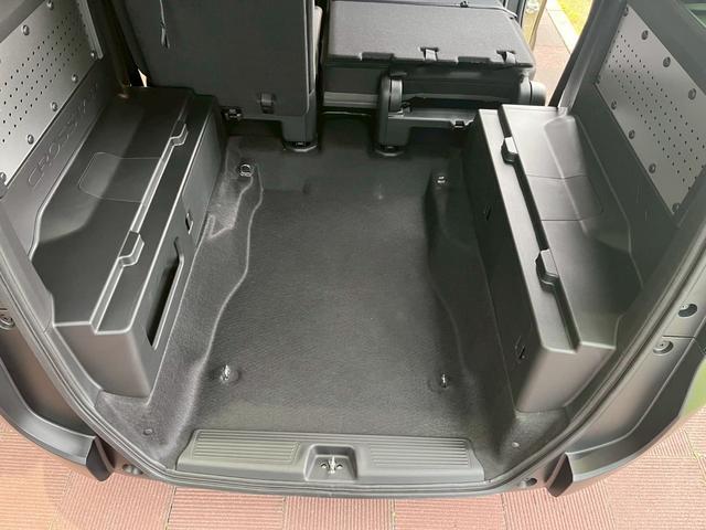 フリード クロスター　新車未登録　純正フロントグリル装着　純正ＥＴＣ装着　純正ボディーサイドモール装着　ＣＲＯＳＳＴＡＲ　ブラインドスポットインフォメーション　１５インチアルミホイール（28枚目）