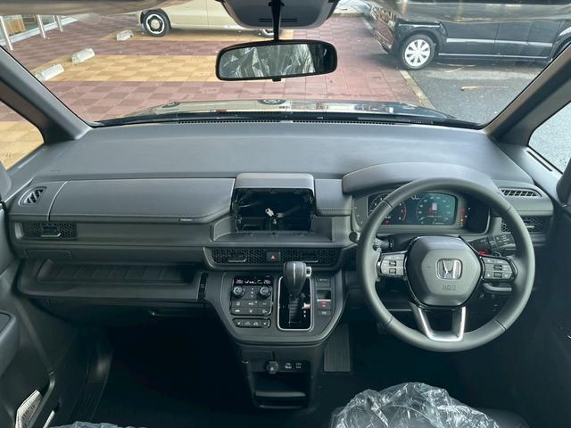 ステップワゴン スパーダ　パワーテールゲート（メモリー機能付）　２列目オットマン　運転席＆助手席シートヒーター　トリプルゾーンコントロールフルオートエアコンディショナー　１６インチアルミホイール（19枚目）