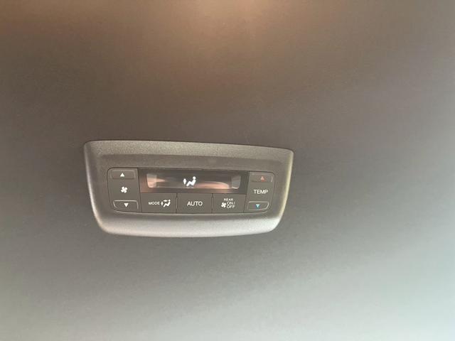 ステップワゴン スパーダ　パワーテールゲート（メモリー機能付）　２列目オットマン　運転席＆助手席シートヒーター　トリプルゾーンコントロールフルオートエアコンディショナー　１６インチアルミホイール（20枚目）