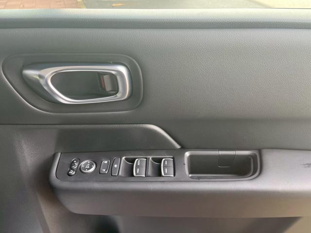 ステップワゴン スパーダ　パワーテールゲート（メモリー機能付）　２列目オットマン　運転席＆助手席シートヒーター　トリプルゾーンコントロールフルオートエアコンディショナー　１６インチアルミホイール（23枚目）