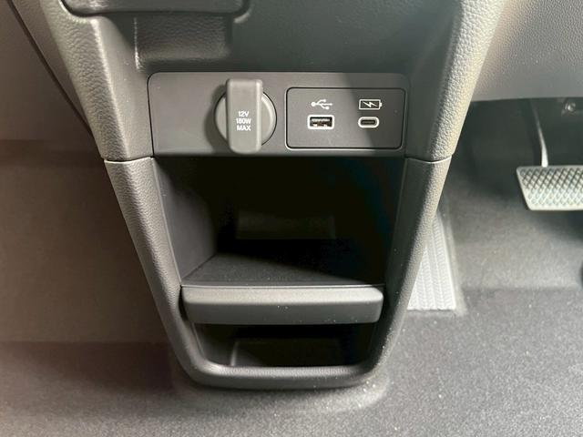 ステップワゴン スパーダ　パワーテールゲート（メモリー機能付）　２列目オットマン　運転席＆助手席シートヒーター　トリプルゾーンコントロールフルオートエアコンディショナー　１６インチアルミホイール（34枚目）