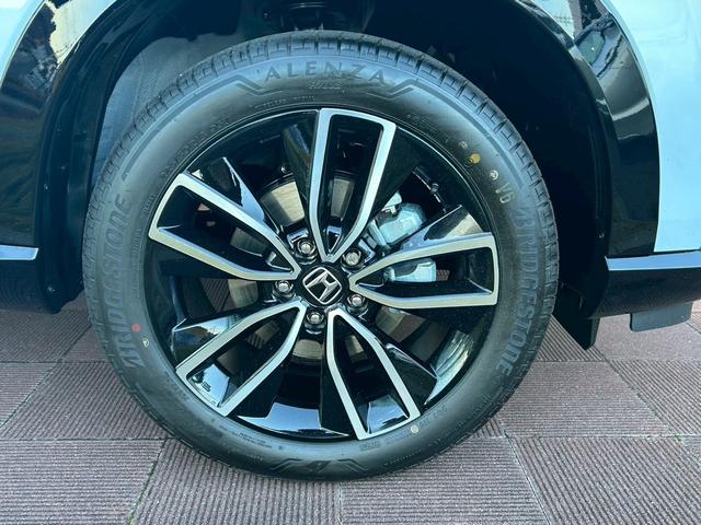 ヴェゼル ｅ：ＨＥＶ　Ｚ　１８インチアルミホイール　Ｈｏｎｄａ　ＣＯＮＮＥＣＴディスプレー　ＥＴＣ２．０　ワイヤレス充電器　運転席助手席シートヒーター（4枚目）