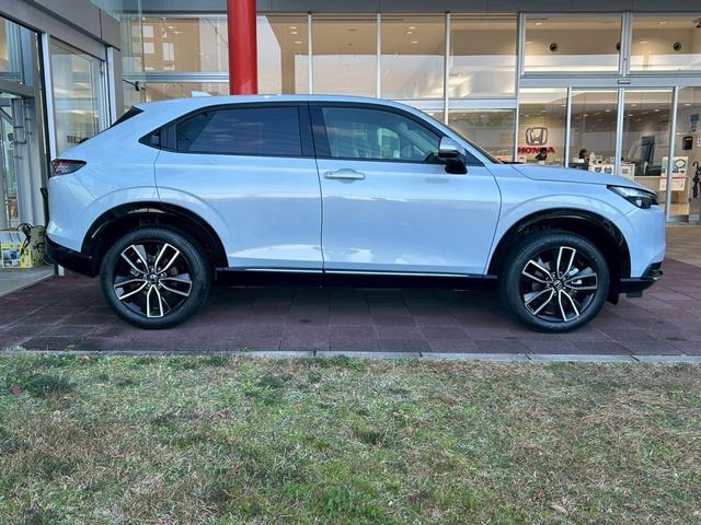 ヴェゼル ｅ：ＨＥＶ　Ｚ　１８インチアルミホイール　Ｈｏｎｄａ　ＣＯＮＮＥＣＴディスプレー　ＥＴＣ２．０　ワイヤレス充電器　運転席助手席シートヒーター（5枚目）