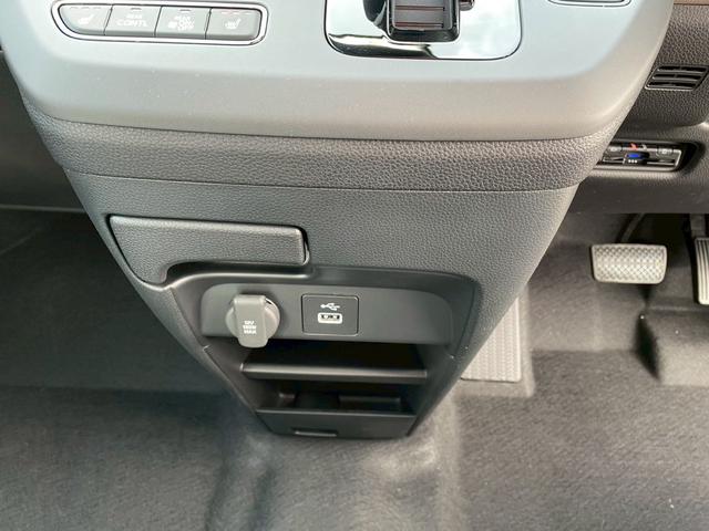 フリード ｅ：ＨＥＶエアー　ＥＸ　新車未登録　７人乗り　８インチナビ　Ｒカメラ　ＥＴＣ　社外前後ドラレコ　両側パワースライド　シートヒーター　両側パワースライド　サイドカーテンエアバック　ホンダセンシング（37枚目）