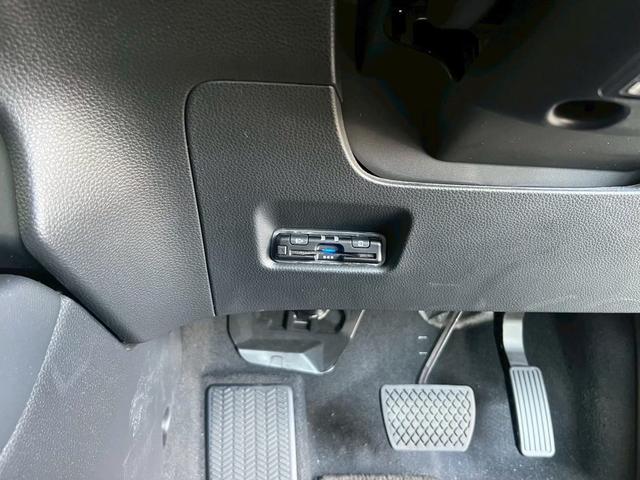 フィット ｅ：ＨＥＶホーム　ブラックスタイル　当店試乗車　ブラックスタイル　８インチディスプレイオーディオ　ＥＴＣ　ホンダセンシング　サイドカーテンエアバックホンダセンシング　１５インチアルミホイール（29枚目）