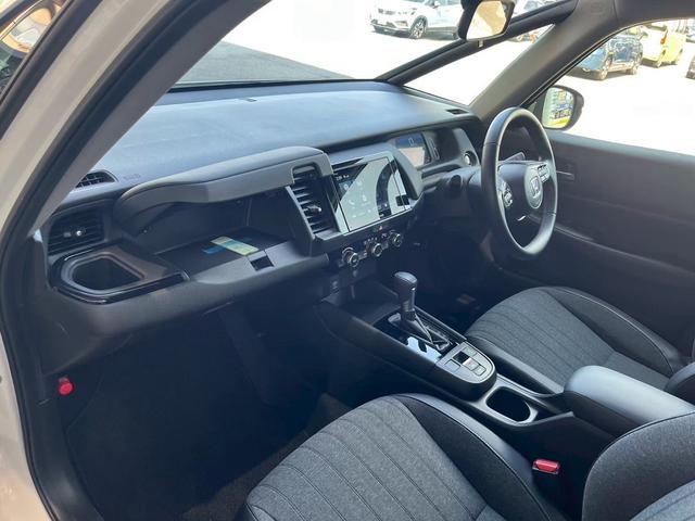 フィット ｅ：ＨＥＶホーム　ブラックスタイル　当店試乗車　ブラックスタイル　８インチディスプレイオーディオ　ＥＴＣ　ホンダセンシング　サイドカーテンエアバックホンダセンシング　１５インチアルミホイール（37枚目）