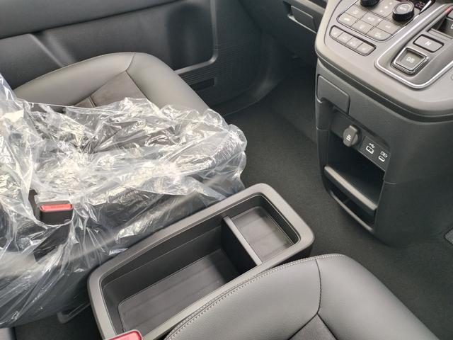 ステップワゴン ｅＨＥＶスパーダプレミアムラインブラックエディション　新車　展示車　ＴＶ視聴可ナビ付き　シートヒーター　ＥＴＣ　リアエアコン　２．０ｅ：ＨＥＶスパーダＰＲＥＭＩＵＭライン　ブラックエディション（31枚目）