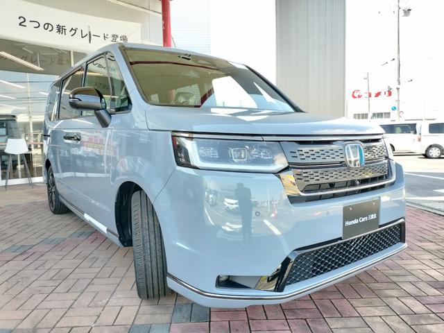 ステップワゴン ｅＨＥＶスパーダプレミアムラインブラックエディション　新車　未登録車　展示車　オーディオレス　マルチビューカメラシステム運転席＆助手席＆２列目シートヒーター　二列目オットマン　コンビシート　プレミアムラインブラックエディション（4枚目）