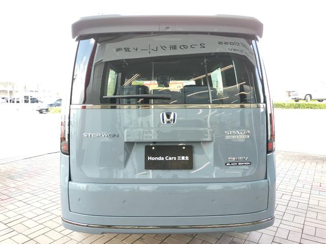 ステップワゴン ｅＨＥＶスパーダプレミアムラインブラックエディション　新車　未登録車　展示車　オーディオレス　マルチビューカメラシステム運転席＆助手席＆２列目シートヒーター　二列目オットマン　コンビシート　プレミアムラインブラックエディション（8枚目）