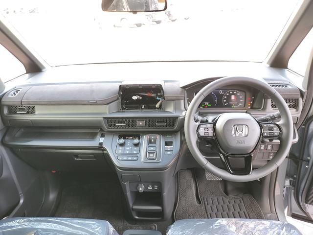 ステップワゴン ｅＨＥＶスパーダプレミアムラインブラックエディション　新車　未登録車　展示車　オーディオレス　マルチビューカメラシステム運転席＆助手席＆２列目シートヒーター　二列目オットマン　コンビシート　プレミアムラインブラックエディション（10枚目）
