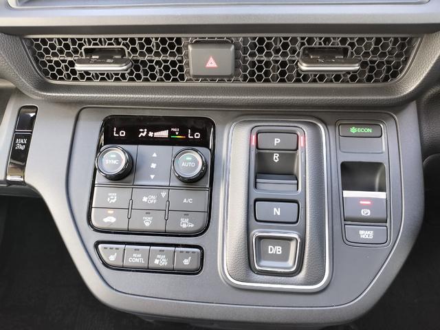 ステップワゴン ｅＨＥＶスパーダプレミアムラインブラックエディション　新車　未登録車　展示車　オーディオレス　マルチビューカメラシステム運転席＆助手席＆２列目シートヒーター　二列目オットマン　コンビシート　プレミアムラインブラックエディション（13枚目）