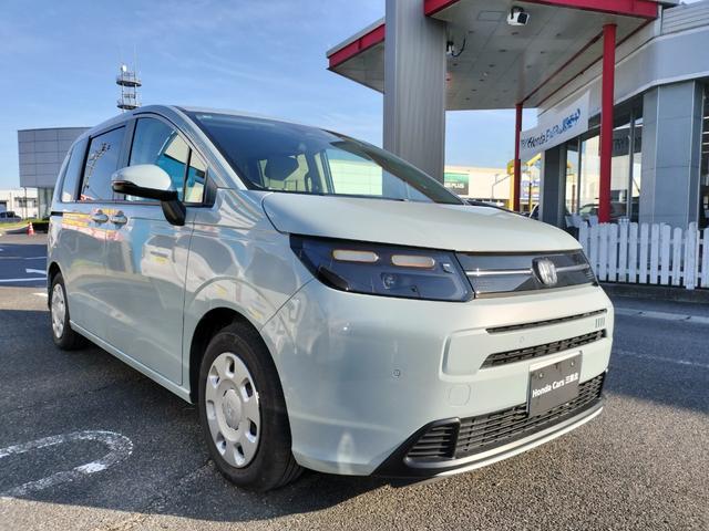 フリード エアー　試乗車　ホンダカーズ代車　８インチナビ　ＴＶ視聴可　フロアマット付き　２列目キャプテンシート　　６人乗り　リアカメラ　ホンダセンシング　ブレーキホールド機能　電子パーキング（6枚目）