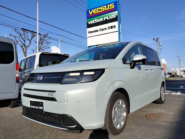 フリード エアー　試乗車　ホンダカーズ代車　８インチナビ　ＴＶ視聴可　フロアマット付き　２列目キャプテンシート　　６人乗り　リアカメラ　ホンダセンシング　ブレーキホールド機能　電子パーキング（8枚目）