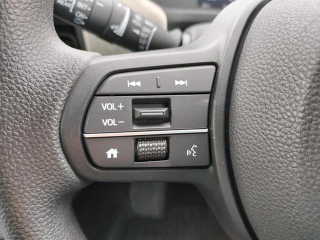 フリード エアー　試乗車　ホンダカーズ代車　８インチナビ　ＴＶ視聴可　フロアマット付き　２列目キャプテンシート　　６人乗り　リアカメラ　ホンダセンシング　ブレーキホールド機能　電子パーキング（29枚目）