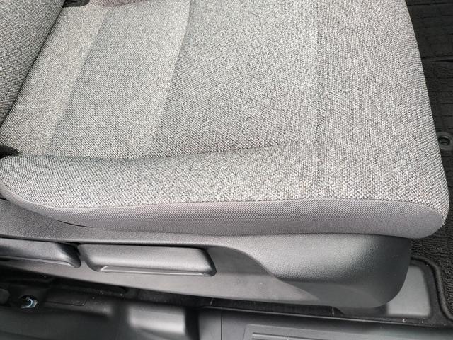フリード エアー　試乗車　ホンダカーズ代車　８インチナビ　ＴＶ視聴可　フロアマット付き　２列目キャプテンシート　　６人乗り　リアカメラ　ホンダセンシング　ブレーキホールド機能　電子パーキング（40枚目）