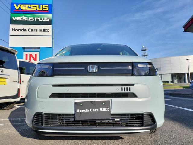 フリード エアー　試乗車　ホンダカーズ代車　８インチナビ　ＴＶ視聴可　フロアマット付き　２列目キャプテンシート　　６人乗り　リアカメラ　ホンダセンシング　ブレーキホールド機能　電子パーキング（56枚目）