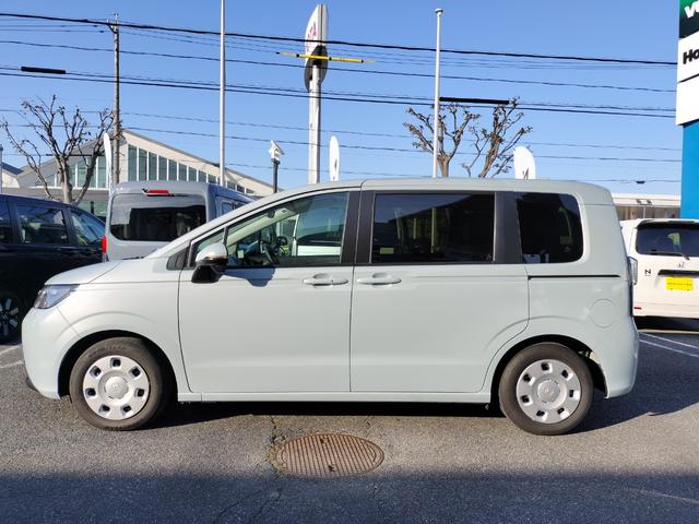 フリード エアー　試乗車　ホンダカーズ代車　８インチナビ　ＴＶ視聴可　フロアマット付き　２列目キャプテンシート　　６人乗り　リアカメラ　ホンダセンシング　ブレーキホールド機能　電子パーキング（59枚目）