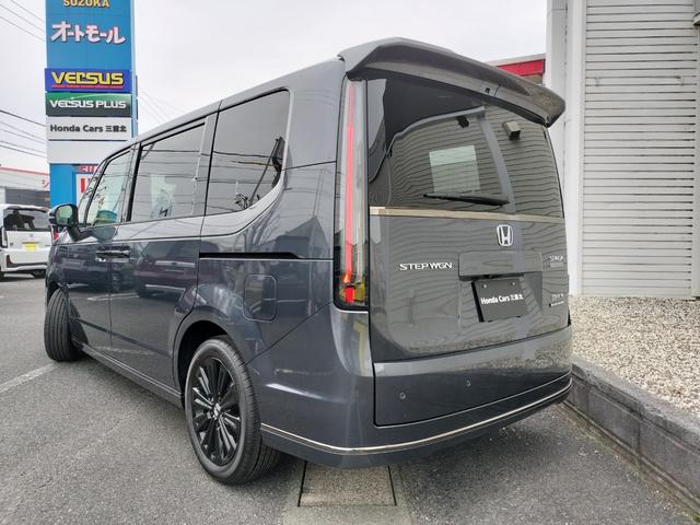 ステップワゴン eHEVスパーダプレミアムラインブラックエディション 新車 未登録車 展示車 オーディオレス マルチビューカメラシステム運転席&助手席&2列目シートヒーター 二列目オットマン コンビシート プレミアムラインブラックエディション(8枚目)