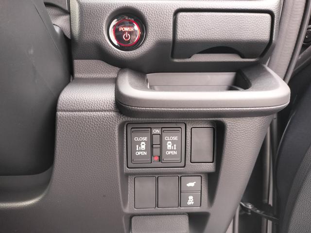 ステップワゴン eHEVスパーダプレミアムラインブラックエディション 新車 未登録車 展示車 オーディオレス マルチビューカメラシステム運転席&助手席&2列目シートヒーター 二列目オットマン コンビシート プレミアムラインブラックエディション(16枚目)