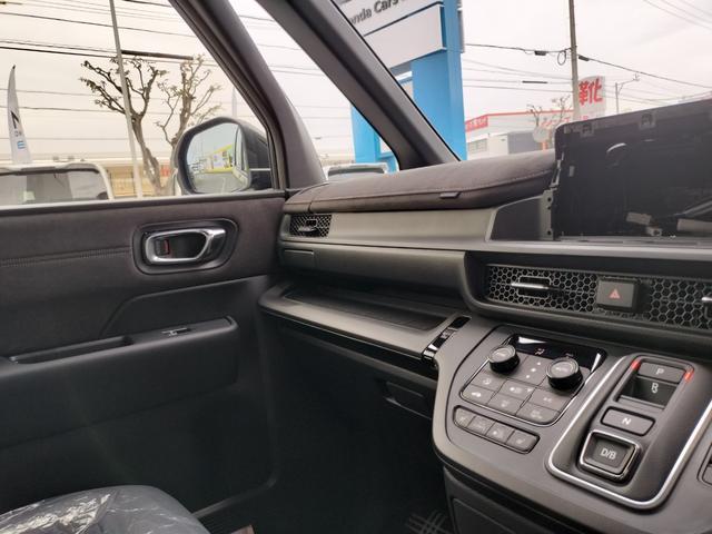 ステップワゴン eHEVスパーダプレミアムラインブラックエディション 新車 未登録車 展示車 オーディオレス マルチビューカメラシステム運転席&助手席&2列目シートヒーター 二列目オットマン コンビシート プレミアムラインブラックエディション(21枚目)