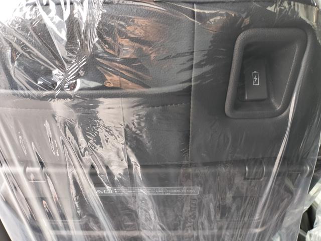 ステップワゴン eHEVスパーダプレミアムラインブラックエディション 新車 未登録車 展示車 オーディオレス マルチビューカメラシステム運転席&助手席&2列目シートヒーター 二列目オットマン コンビシート プレミアムラインブラックエディション(37枚目)