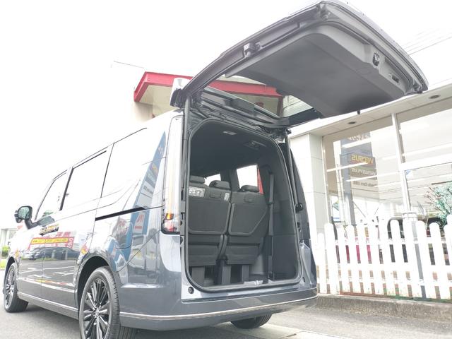 ステップワゴン eHEVスパーダプレミアムラインブラックエディション 新車 未登録車 展示車 オーディオレス マルチビューカメラシステム運転席&助手席&2列目シートヒーター 二列目オットマン コンビシート プレミアムラインブラックエディション(42枚目)