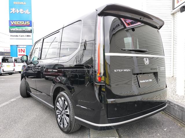ステップワゴン スパーダ　プレミアムライン　新車　未登録車　ホンダディーラー出品　純正１１．４インチナビ　マルチビューカメラシステム　シートヒーター　後席エアコン　１７インチアルミホイール　二列目シートヒーター　展示車（8枚目）