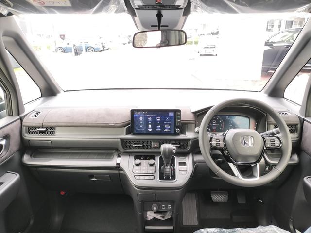 ステップワゴン スパーダ　プレミアムライン　新車　未登録車　ホンダディーラー出品　純正１１．４インチナビ　マルチビューカメラシステム　シートヒーター　後席エアコン　１７インチアルミホイール　二列目シートヒーター　展示車（11枚目）