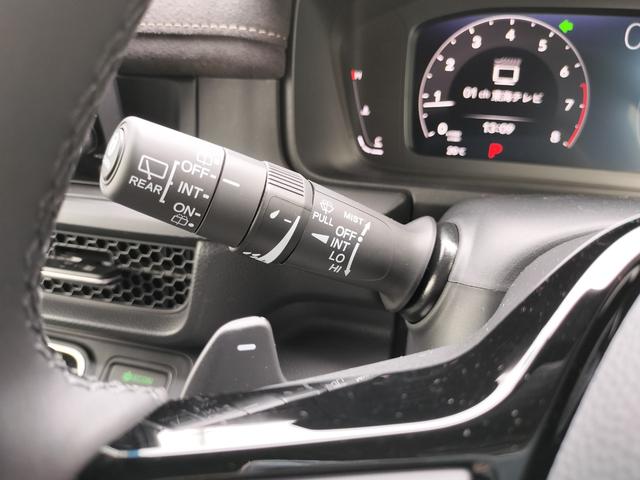 ステップワゴン スパーダ　プレミアムライン　新車　未登録車　ホンダディーラー出品　純正１１．４インチナビ　マルチビューカメラシステム　シートヒーター　後席エアコン　１７インチアルミホイール　二列目シートヒーター　展示車（19枚目）