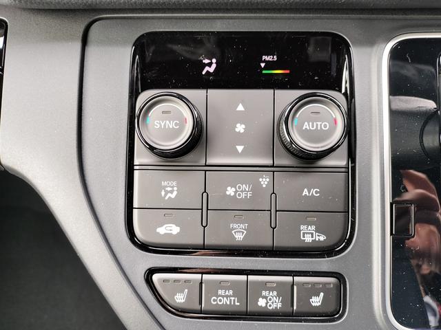 ステップワゴン スパーダ　プレミアムライン　新車　未登録車　ホンダディーラー出品　純正１１．４インチナビ　マルチビューカメラシステム　シートヒーター　後席エアコン　１７インチアルミホイール　二列目シートヒーター　展示車（30枚目）