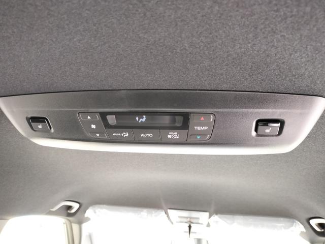 ステップワゴン スパーダ　プレミアムライン　新車　未登録車　ホンダディーラー出品　純正１１．４インチナビ　マルチビューカメラシステム　シートヒーター　後席エアコン　１７インチアルミホイール　二列目シートヒーター　展示車（33枚目）