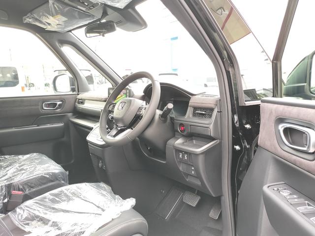 ステップワゴン スパーダ　プレミアムライン　新車　未登録車　ホンダディーラー出品　純正１１．４インチナビ　マルチビューカメラシステム　シートヒーター　後席エアコン　１７インチアルミホイール　二列目シートヒーター　展示車（34枚目）