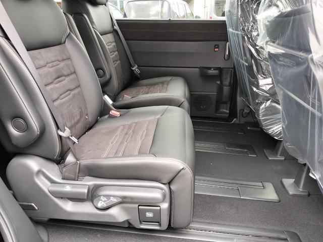 ステップワゴン スパーダ　プレミアムライン　新車　未登録車　ホンダディーラー出品　純正１１．４インチナビ　マルチビューカメラシステム　シートヒーター　後席エアコン　１７インチアルミホイール　二列目シートヒーター　展示車（35枚目）