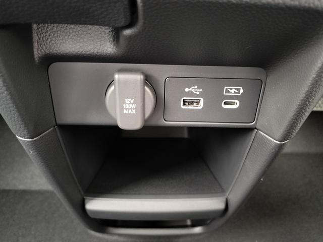 ステップワゴン スパーダ　プレミアムライン　新車　未登録車　ホンダディーラー出品　純正１１．４インチナビ　マルチビューカメラシステム　シートヒーター　後席エアコン　１７インチアルミホイール　二列目シートヒーター　展示車（45枚目）