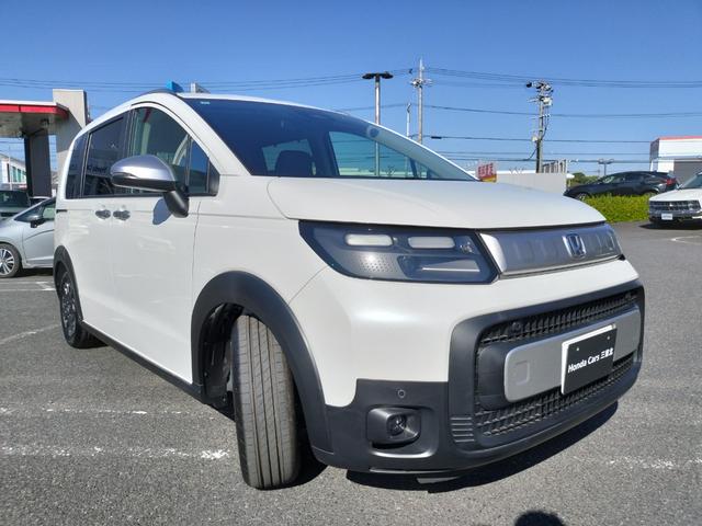 フリード クロスター ホンダディーラー試乗車 代車 5人乗り 15インチアルミホイール TV視聴可 純正ナビ 2列目6:4分割可倒式シート ブラインドスポットインフォメーション 運転席&助手席シートヒーター(6枚目)