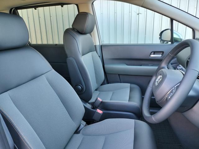 フリード クロスター ホンダディーラー試乗車 代車 5人乗り 15インチアルミホイール TV視聴可 純正ナビ 2列目6:4分割可倒式シート ブラインドスポットインフォメーション 運転席&助手席シートヒーター(35枚目)