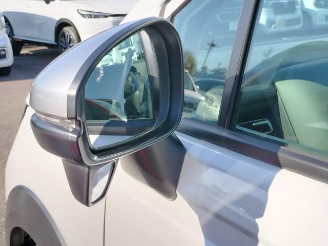 フリード クロスター ホンダディーラー試乗車 代車 5人乗り 15インチアルミホイール TV視聴可 純正ナビ 2列目6:4分割可倒式シート ブラインドスポットインフォメーション 運転席&助手席シートヒーター(48枚目)