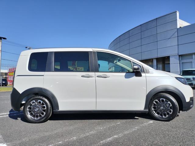 フリード クロスター ホンダディーラー試乗車 代車 5人乗り 15インチアルミホイール TV視聴可 純正ナビ 2列目6:4分割可倒式シート ブラインドスポットインフォメーション 運転席&助手席シートヒーター(49枚目)