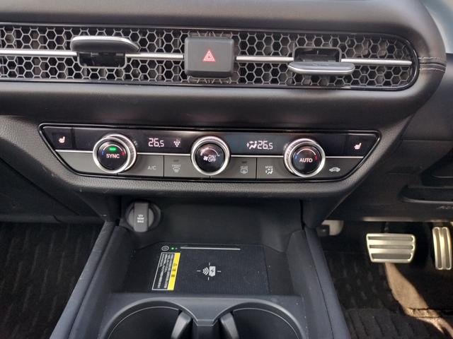 ＺＲ－Ｖ ｅ：ＨＥＶ　Ｚ　ホンダディーラー試乗車　前後ドラレコ　　駐車監視機能付き前後ドラレコ　代車　ＴＶ視聴可ナビ　１２スピーカー　運転席＆助手席シートヒーター　本革シート＋運転席８ウェイ助手席４ウェイパワーシート（18枚目）