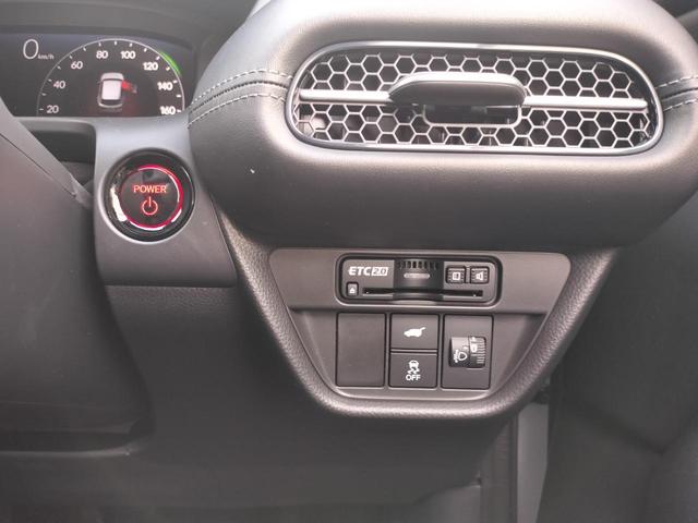 ＺＲ－Ｖ ｅ：ＨＥＶ　Ｘ特別仕様車ブラックスタイル　ホンダディーラー試乗車　走行距離小　ホンダコネクトナビ　後退出庫サポート　マルチビューカメラシステム　ＥＴＣ２．０車載器　ワイヤレス充電器　運転席＆助手席シートヒーター１８インチアルミホイール（14枚目）