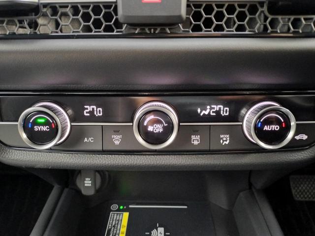 ＺＲ－Ｖ ｅ：ＨＥＶ　Ｘ特別仕様車ブラックスタイル　ホンダディーラー試乗車　走行距離小　ホンダコネクトナビ　後退出庫サポート　マルチビューカメラシステム　ＥＴＣ２．０車載器　ワイヤレス充電器　運転席＆助手席シートヒーター１８インチアルミホイール（22枚目）