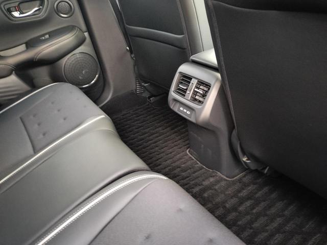 ＺＲ－Ｖ ｅ：ＨＥＶ　Ｘ特別仕様車ブラックスタイル　ホンダディーラー試乗車　走行距離小　ホンダコネクトナビ　後退出庫サポート　マルチビューカメラシステム　ＥＴＣ２．０車載器　ワイヤレス充電器　運転席＆助手席シートヒーター１８インチアルミホイール（43枚目）