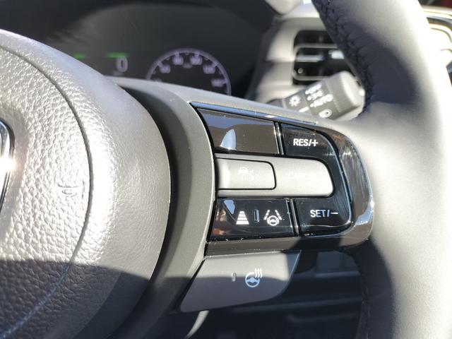 ヴェゼル ｅ：ＨＥＶ　Ｚ　新車　未登録車　車検３年　保証３年　ホンダディーラー展示車　オーディオレス　シートヒーター　ハンズフリーアクセスパワーテールゲート　１８インチアルミホイール　コンビシート　本革巻きステアリング（18枚目）